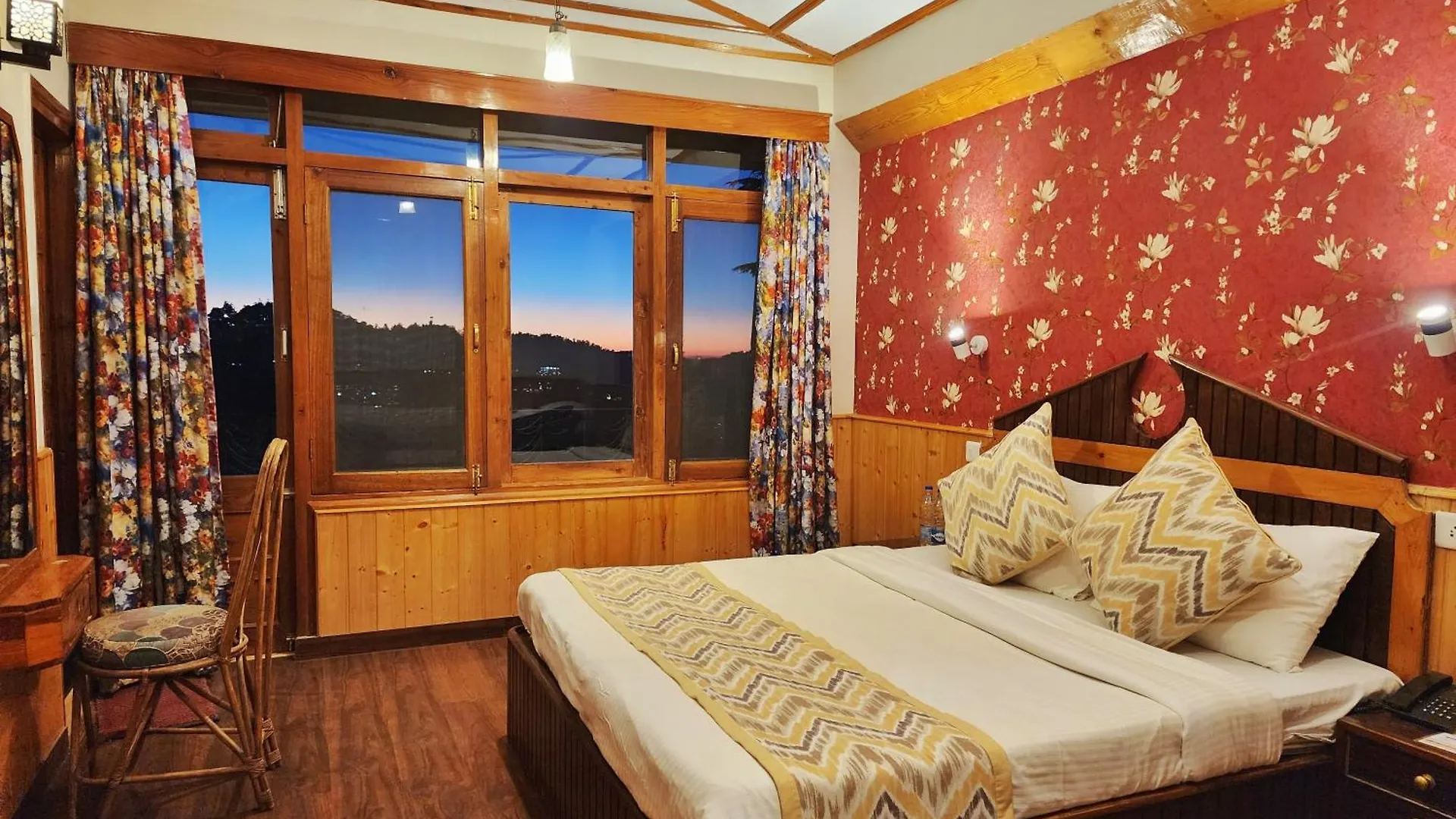 Hotel Pineview Shimla 3*,