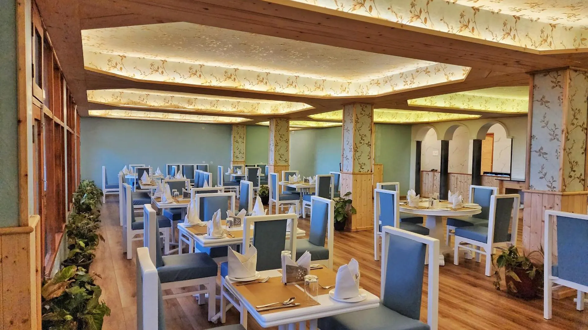 Hotel Pineview Shimla