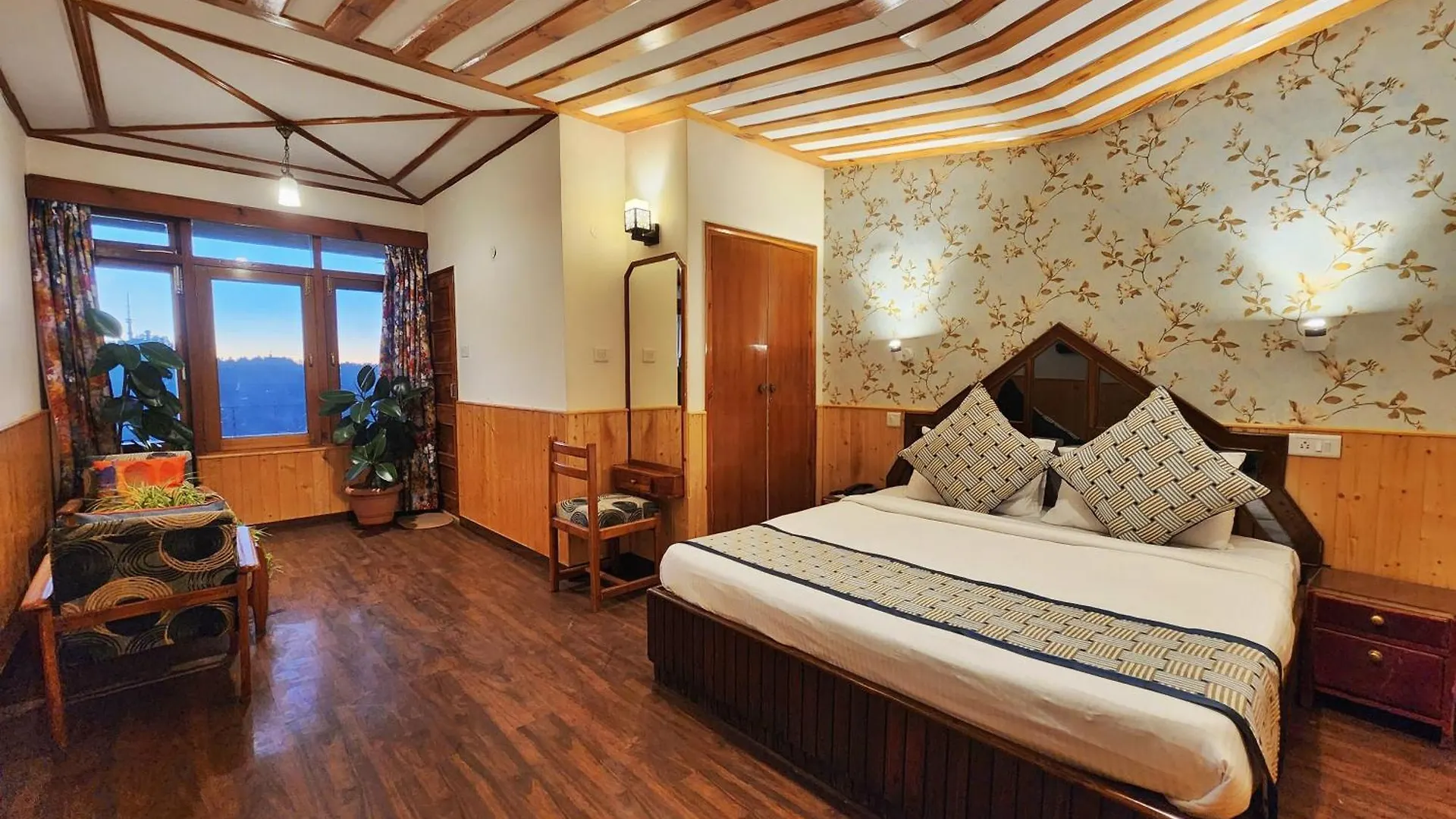 Hotel Pineview Shimla
