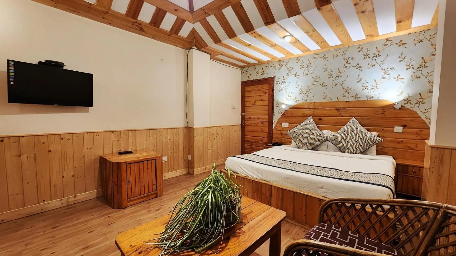 Hotel Pineview Shimla 3*,  India