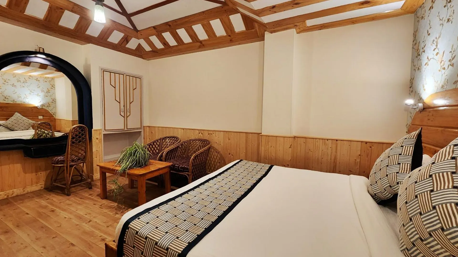 Hotel Pineview Shimla India