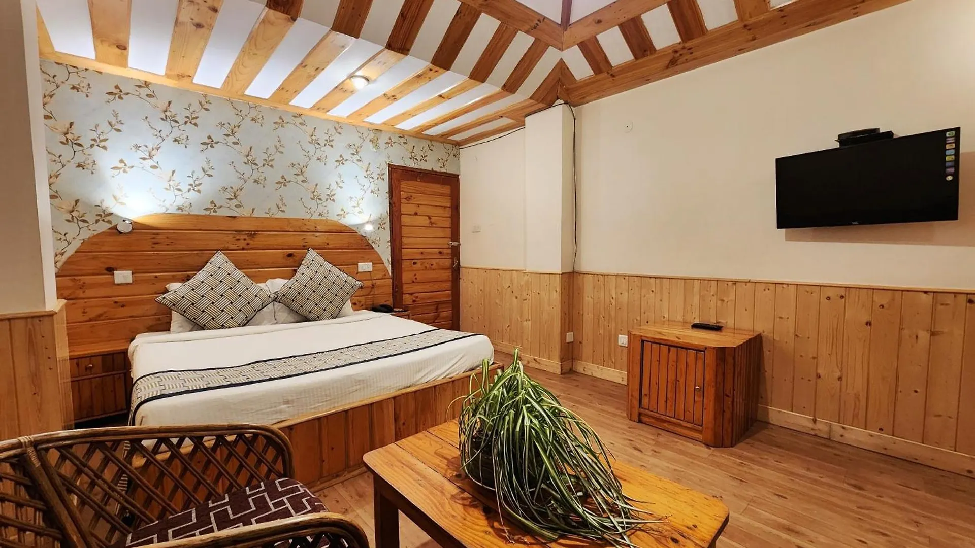 Hotel Pineview Shimla